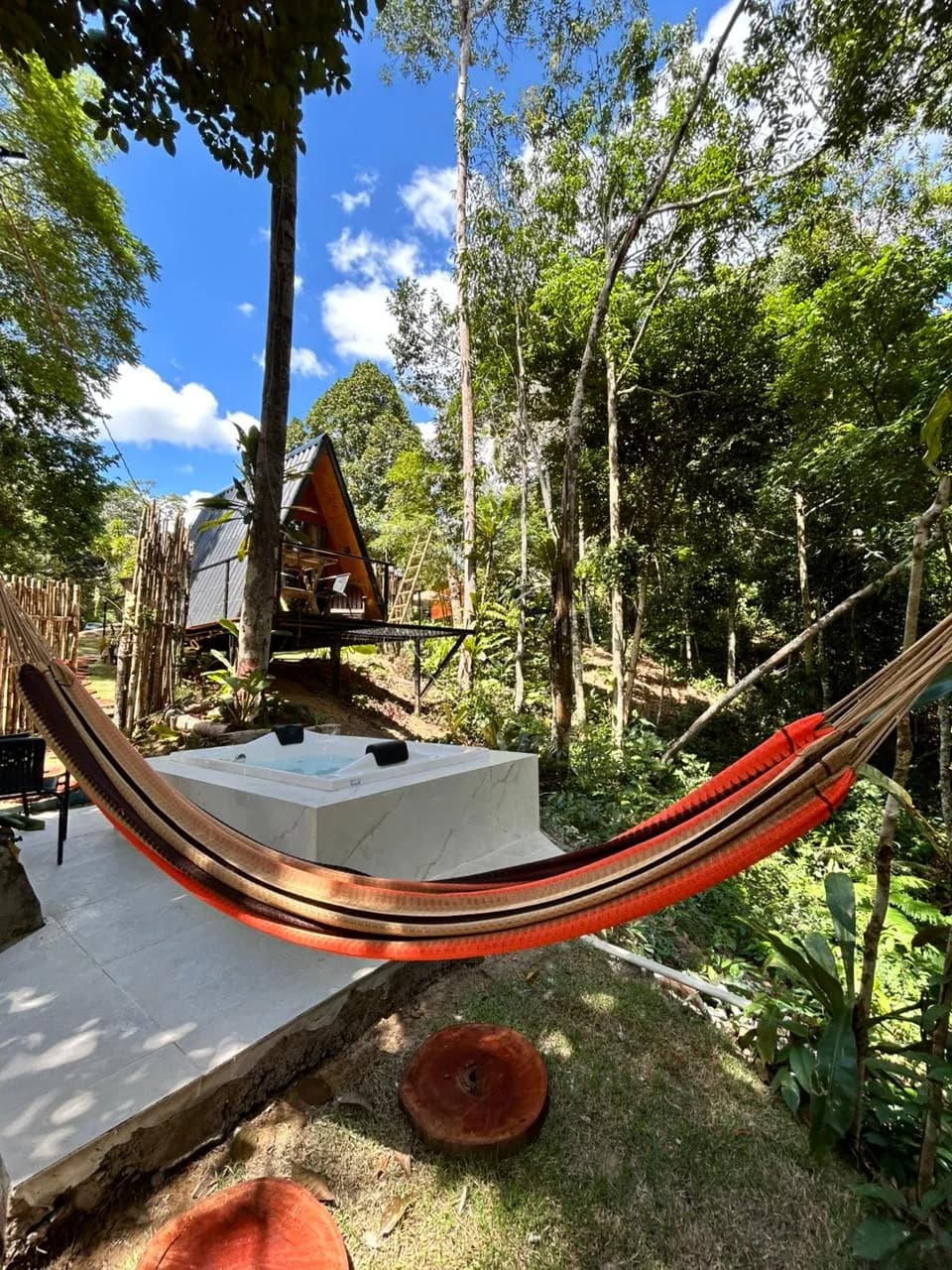 Banheira e rede do Camping